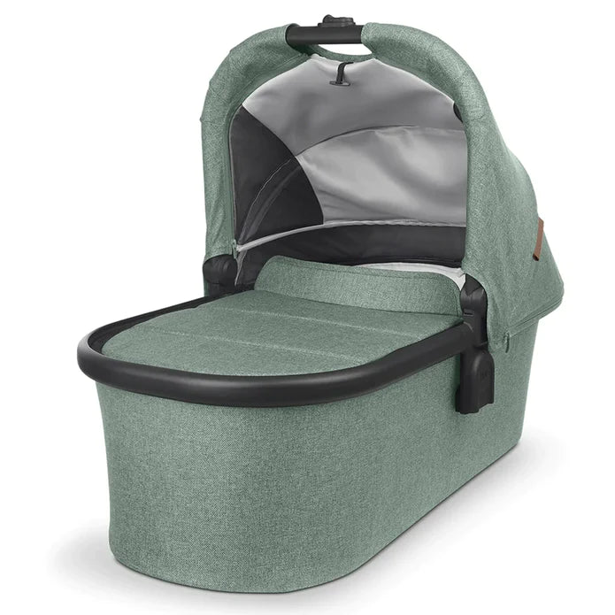 Uppababy online bassinet size