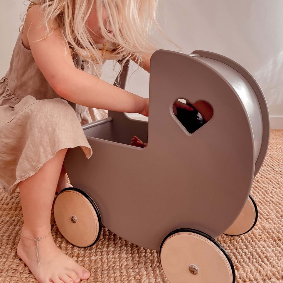 Moover Classic Dolls Pram U2013 Light Blue | Diddles And Button